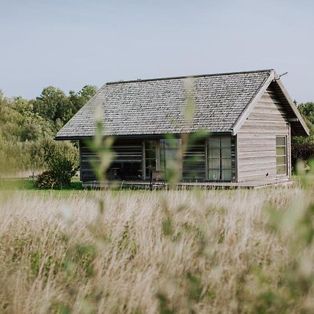 Durbes Atvari - Brivdienu Majas Ar Saunu Exterior foto
